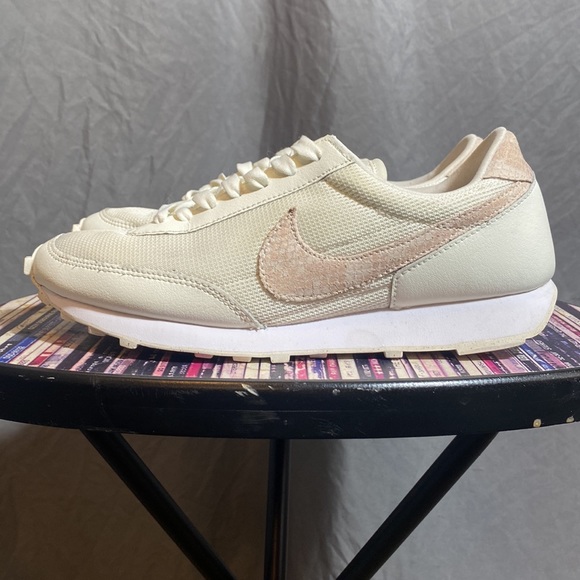 Wmns Nike Day Break Sail Snakeskin Sneakers - Picture 3 of 15